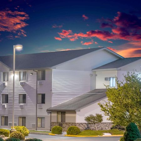 Hotel Super 8 By Wyndham Altoona Exterior foto